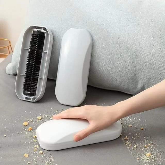 Rolling dusting /cleaning brush