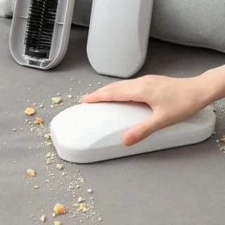 Rolling dusting /cleaning brush