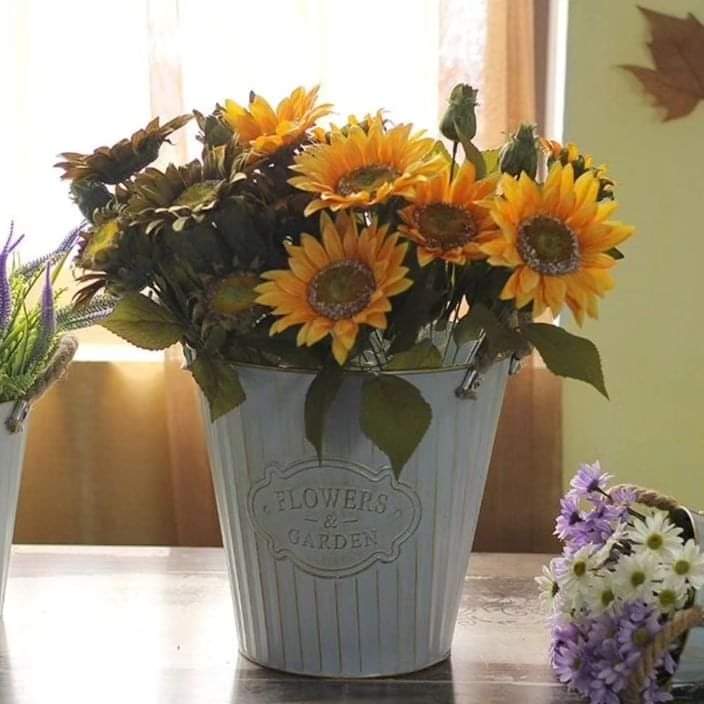 Retro Tin Flower