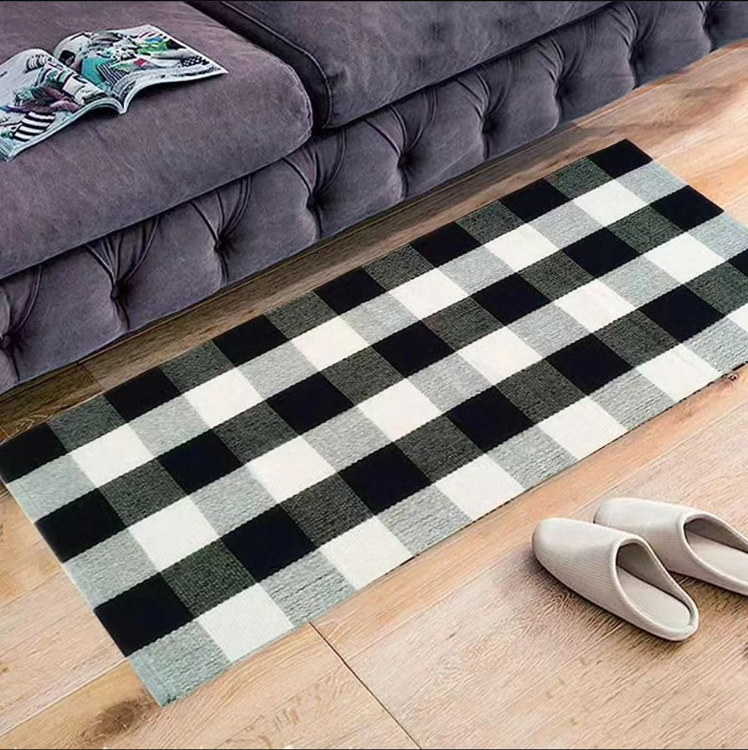 Woven Rug (Black&White)Drafted.