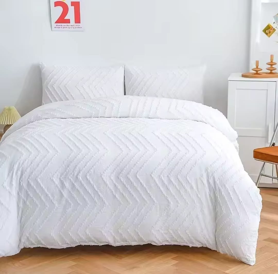 6 × 7 Tufted Duvet Set with 1 Bedsheet and 4 Pillowcases