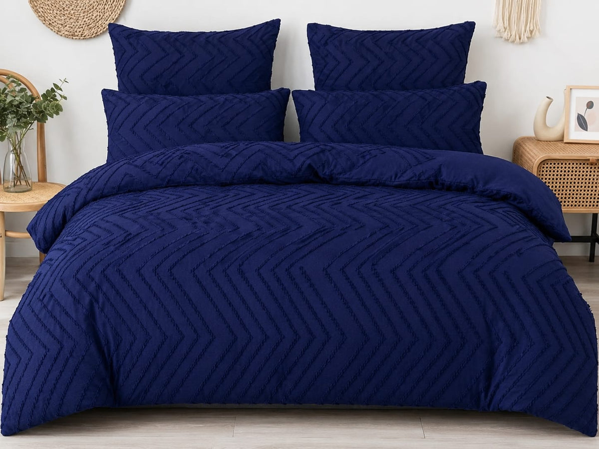 6 × 7 Tufted Duvet Set with 1 Bedsheet and 4 Pillowcases