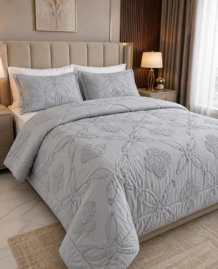 6 × 7 Tufted Duvet Set with 1 Bedsheet and 4 Pillowcases