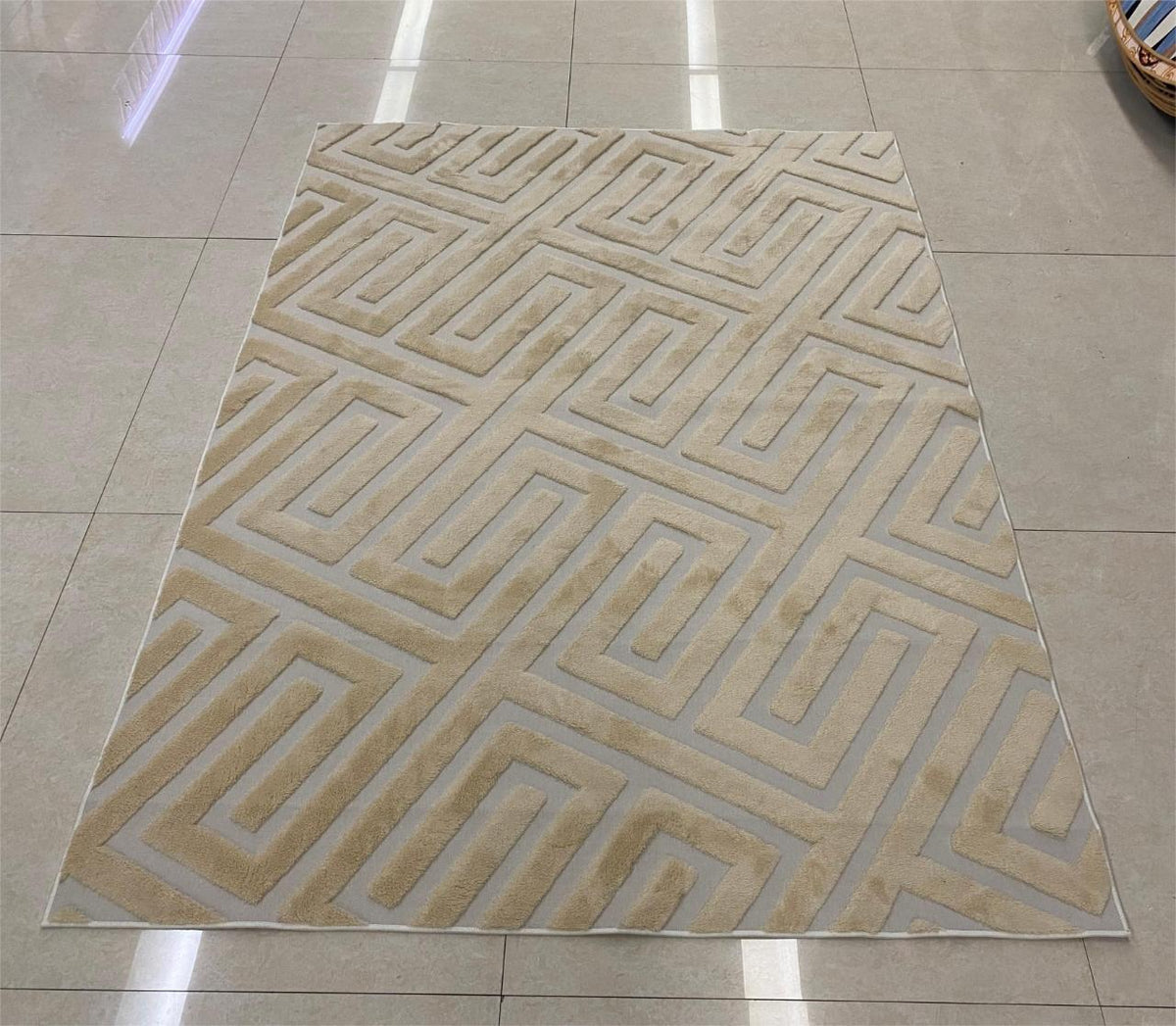 Modern Microfiber Pattern Carpet with Rubber Backing in Two Sizes