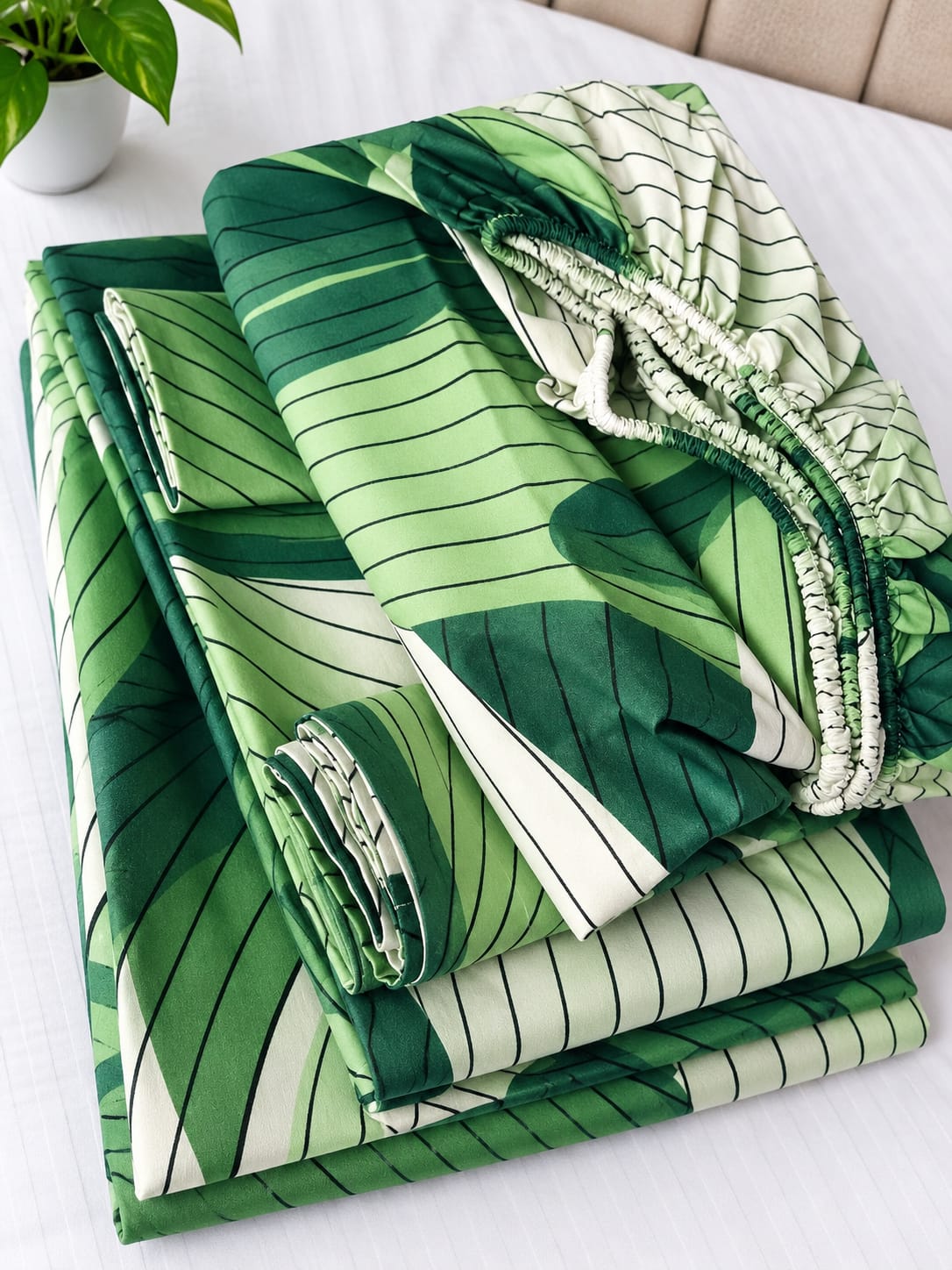 6×7 Cotton Bedsheet Set with Fitted Sheet and Pillowcases