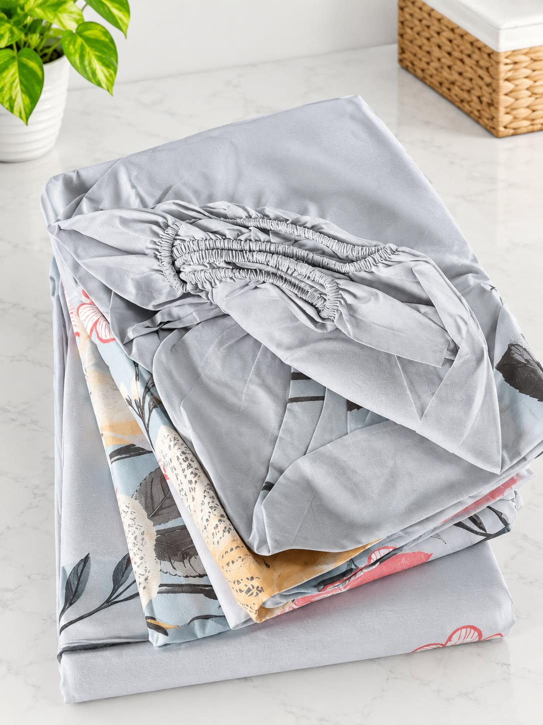 6×7 Cotton Bedsheet Set with Fitted Sheet and Pillowcases