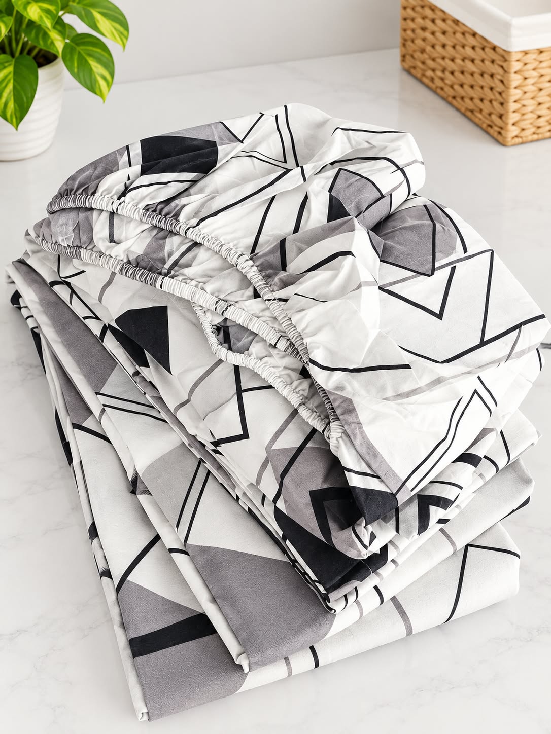 6×7 Cotton Bedsheet Set with Fitted Sheet and Pillowcases