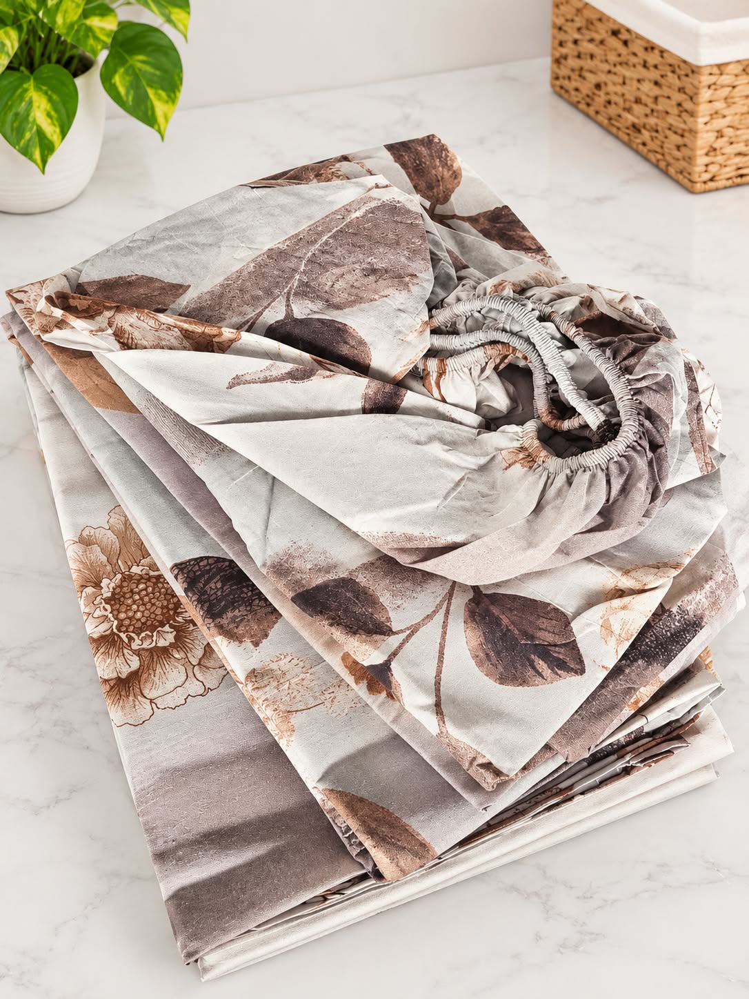 6×7 Cotton Bedsheet Set with Fitted Sheet and Pillowcases