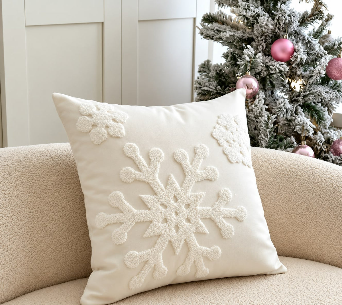 Plush White Christmas Tree Cushion Cover for Festive Home Décor