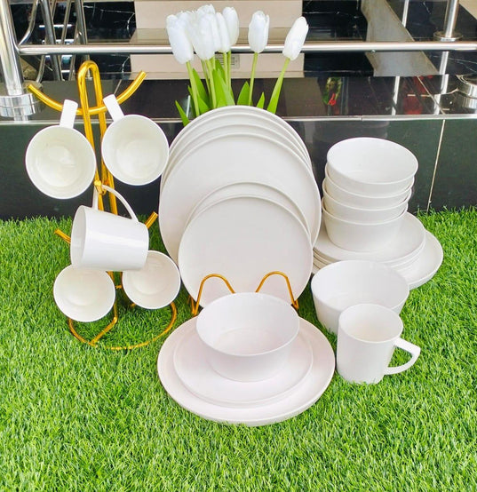 16 Piece Dinner Set with 4 Mugs, 4 Side Plates, 4 Dinner Bowls and 4 Dinner Plates, available in Nairobi, Kenya