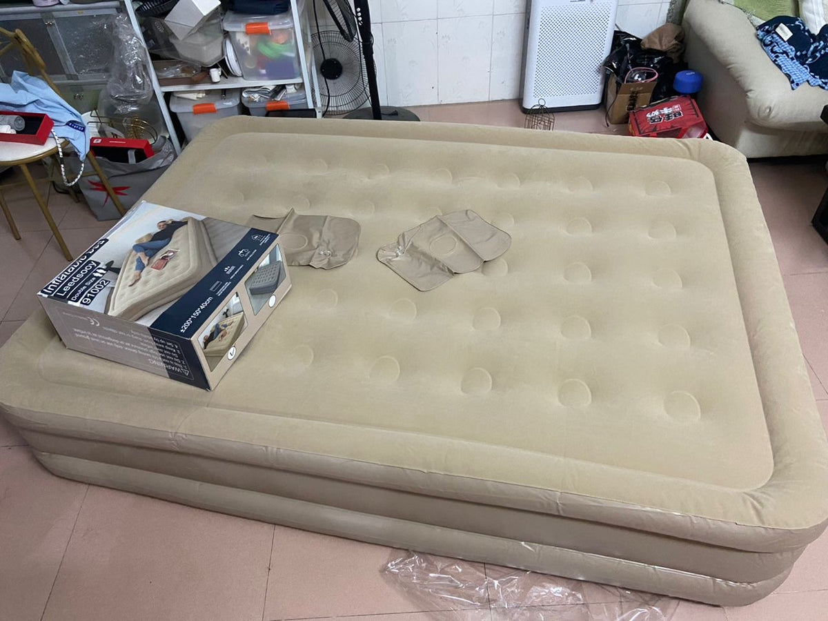 Inflatable Queen Size Airbed Mattress with Built-In Electric Pump and 2 Pillows