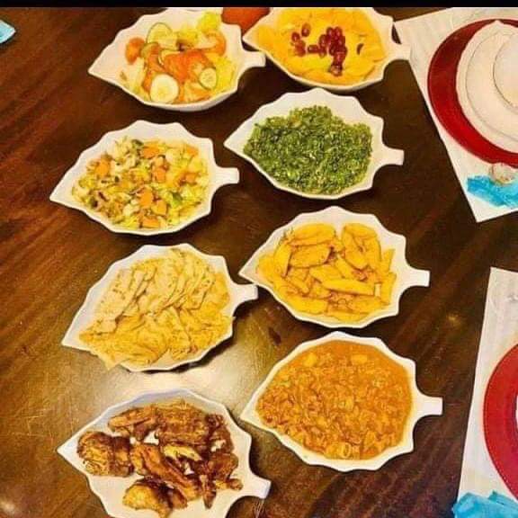 Ceramic leaf bowls set