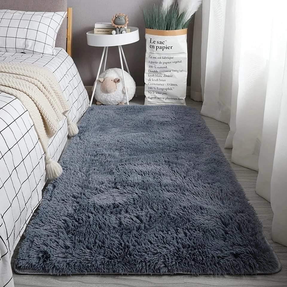 Fluffy bedside carpets