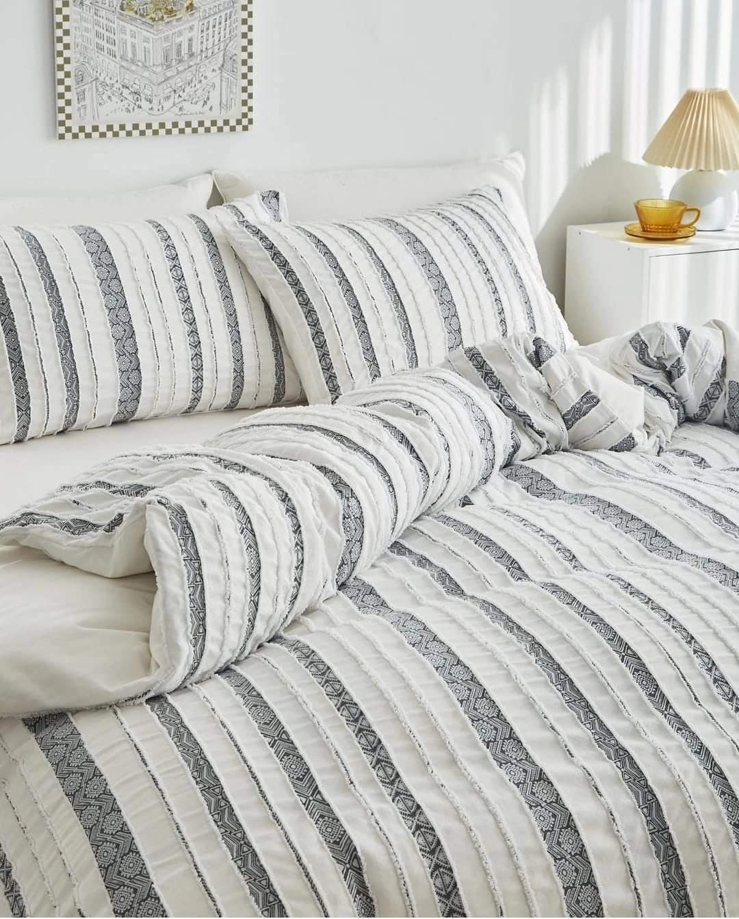 Textured nodic duvet cover