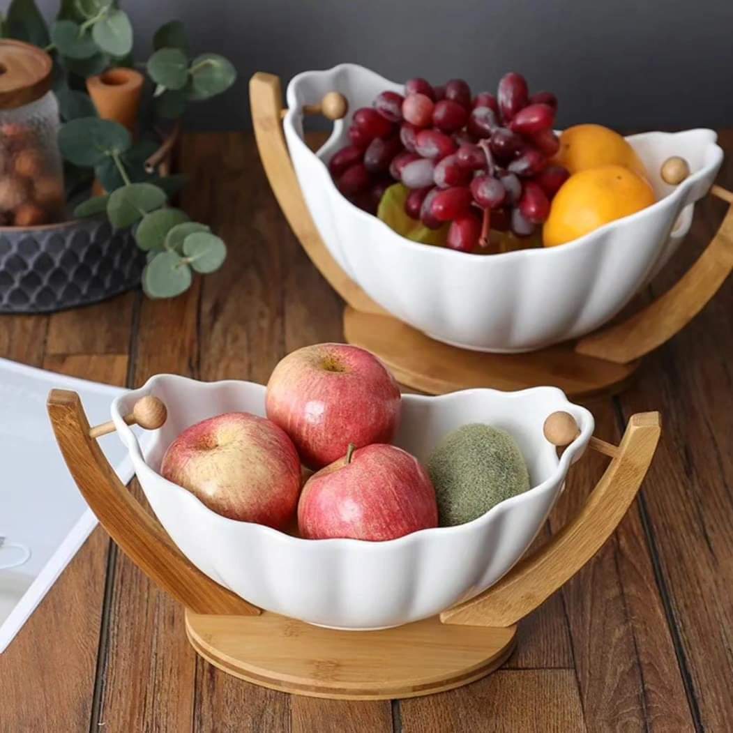Swinging/hanging fruit basket