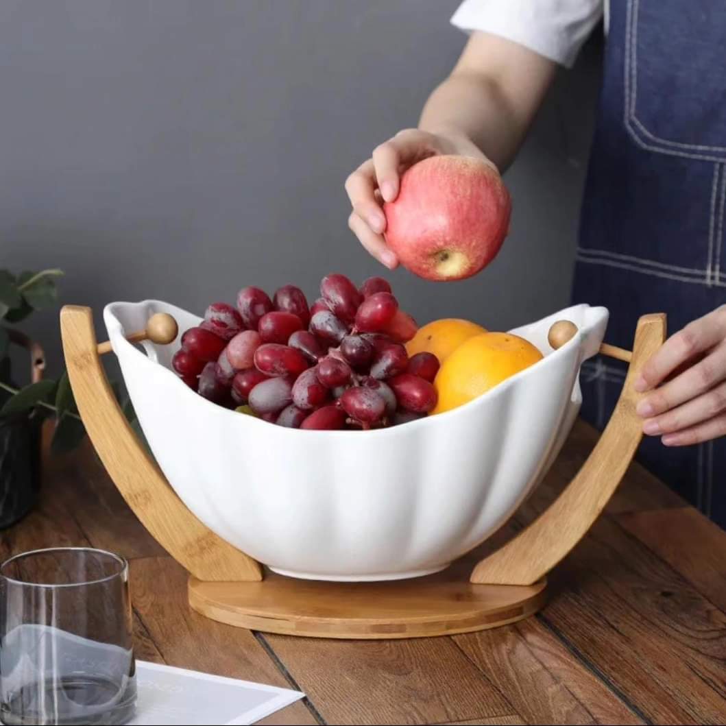 Swinging/hanging fruit basket