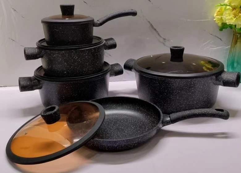 Non Stick Cooking Pots