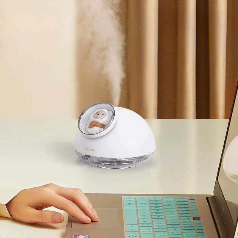 Astronaut humidifier
