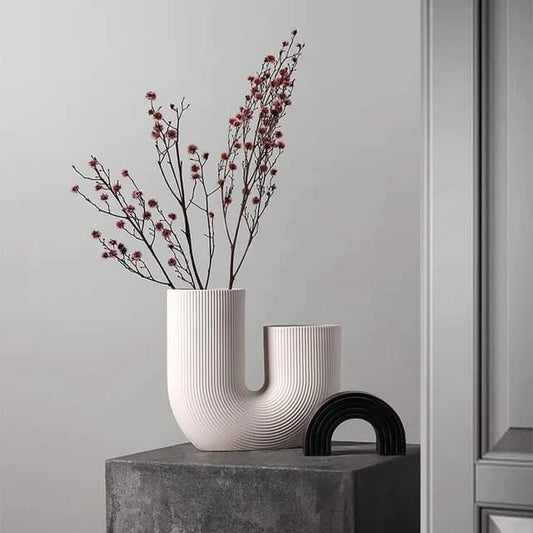U-shaped minimalist vase