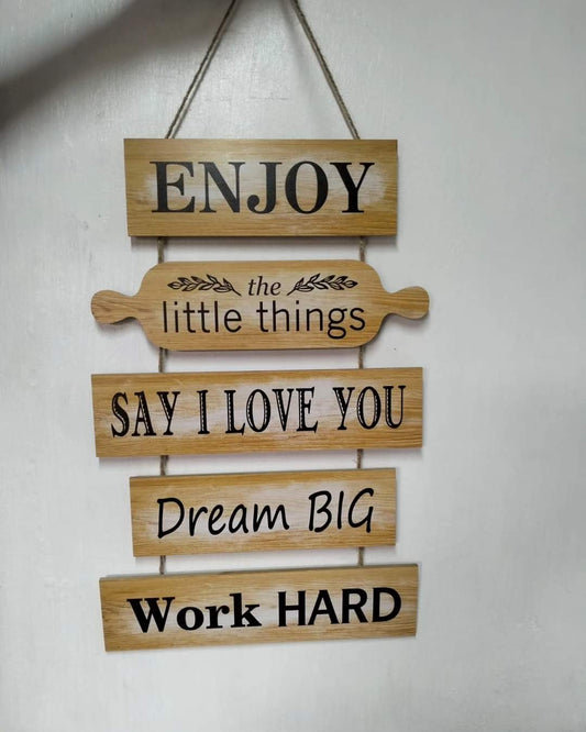 Wooden wall hangings