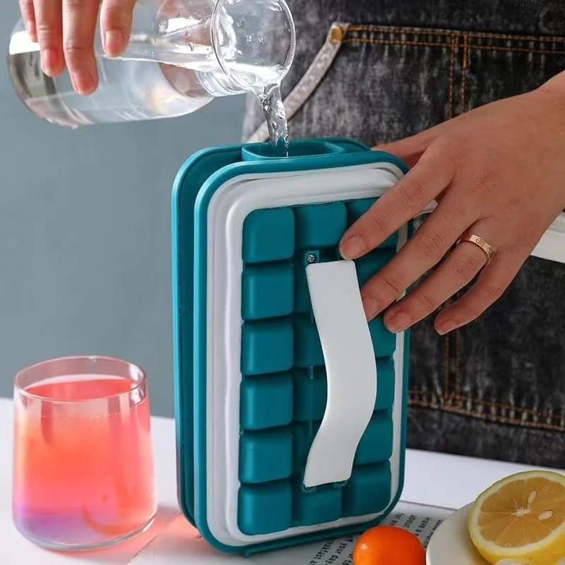 leakable ice cube mold