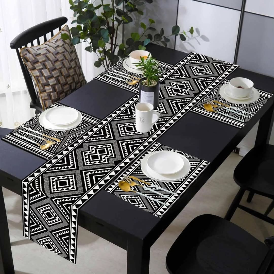 Table Runner And Placemats