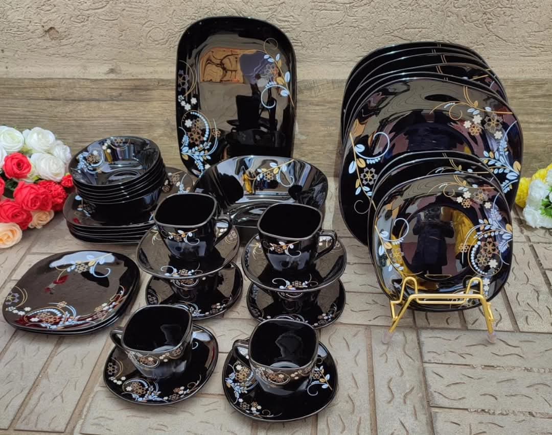 Flowered Dinner Set