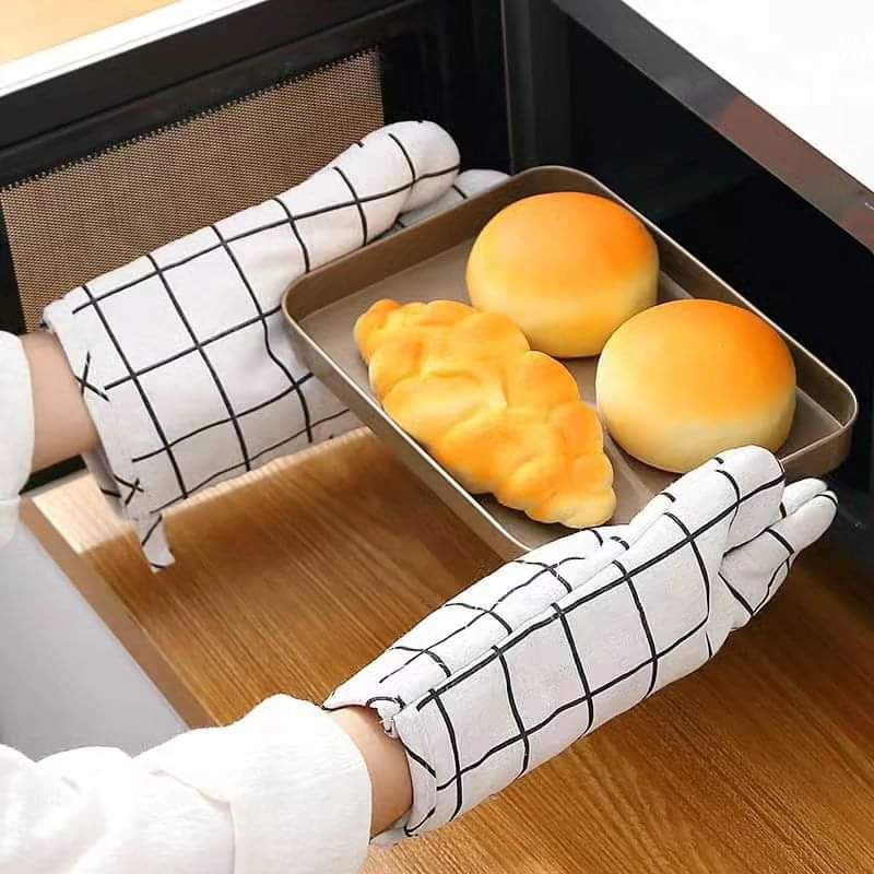 Oven/kitchen Gloves -  a pair