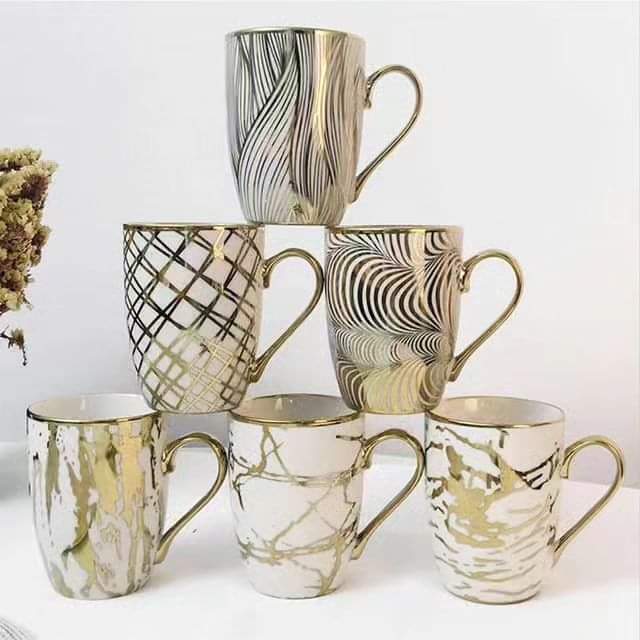 Set of 4 Classy Vintage Gold Mugs