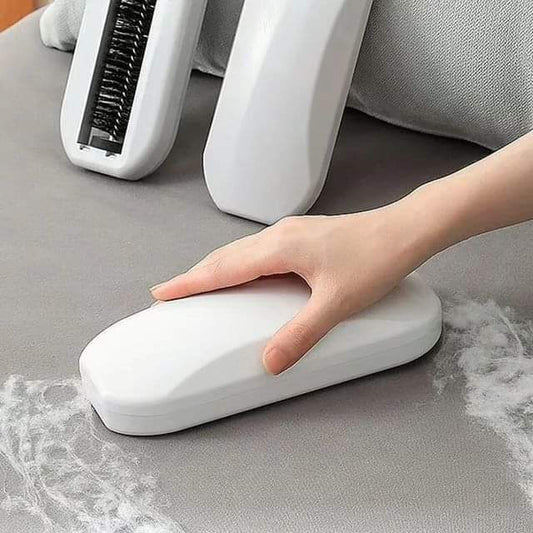 Rolling dusting /cleaning brush
