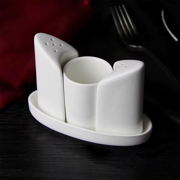 4pc Ceramic pepper shaker