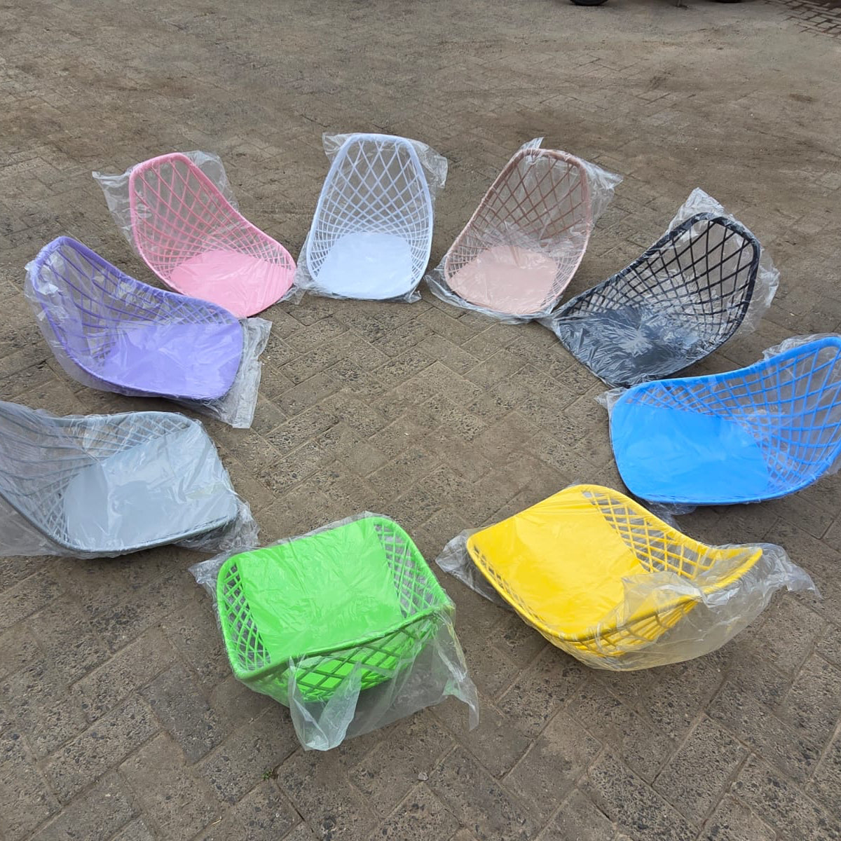 Mesh Plastic Dining Chair with Wooden Legs