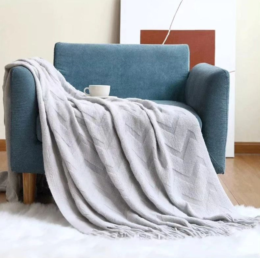 Soft Knit Throw Blankets with Tussle
