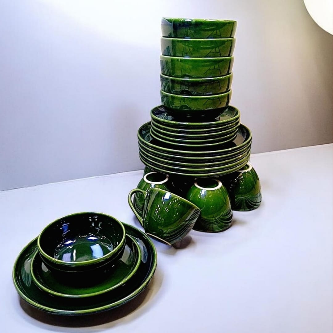 Dinner Set with Mugs, Side Plates, Bowls and Dinner Plates 16 Piece and 24 Piece Options