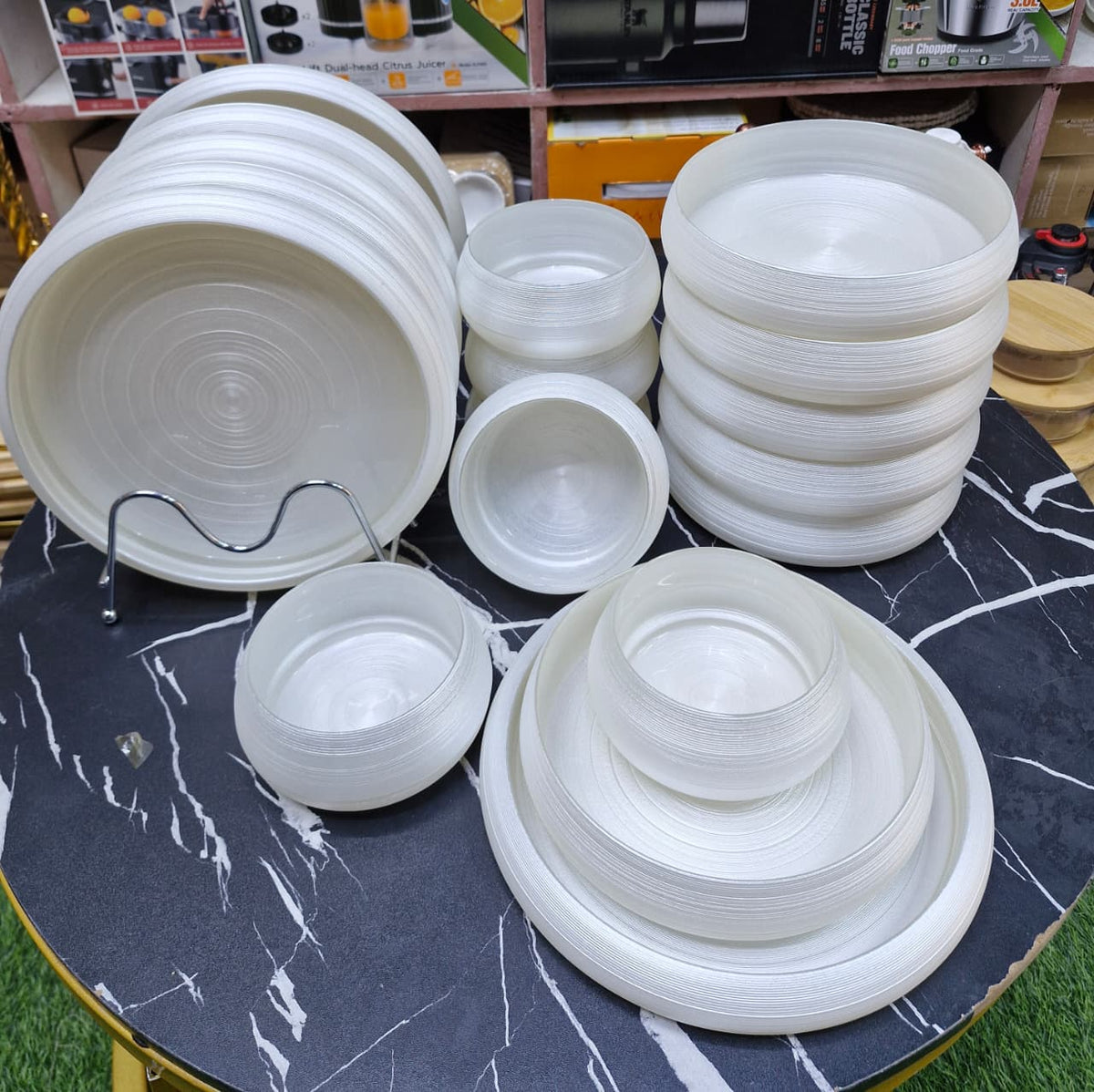Frosted White Swirl 18 Piece Glass Dinner Set