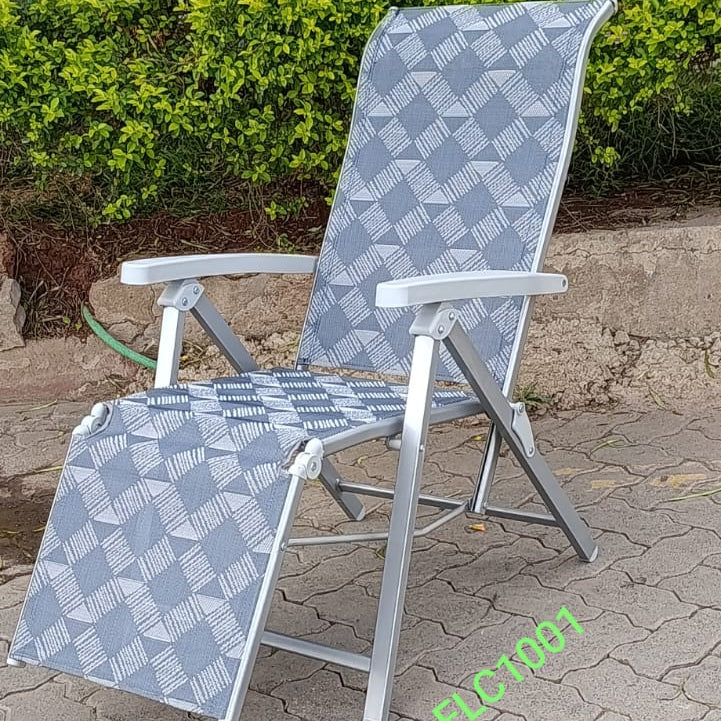 Adjustable Folding Outdoor Patio and Camping Chair with Footrest