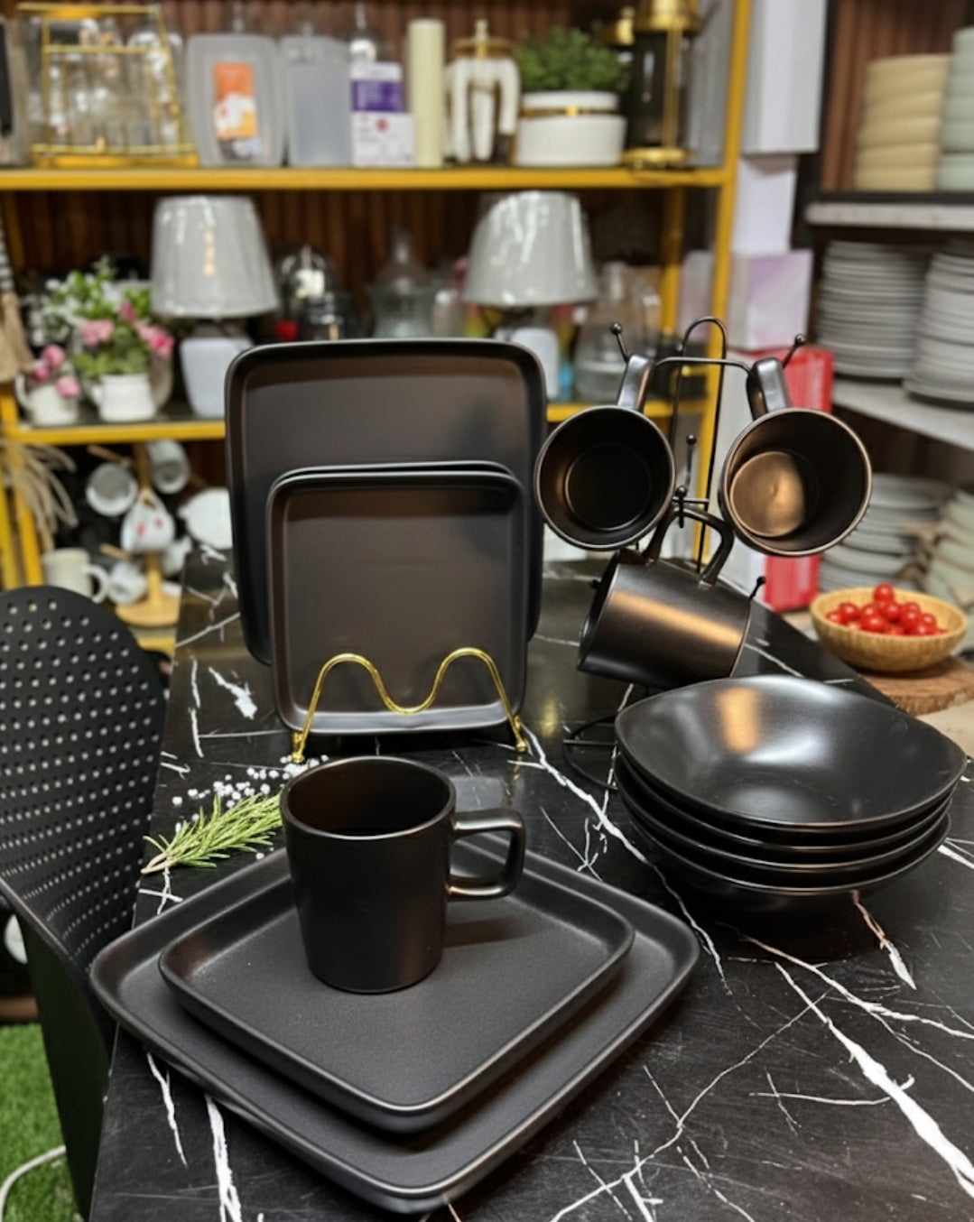 16 Pcs Black Dinner Set