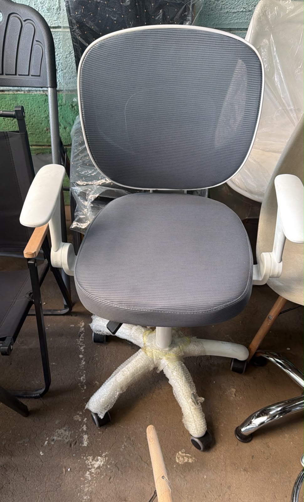 Adjustable Kids Study Chair with Ergonomic Backrest