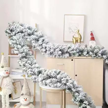 Snow-Flocked Christmas Pine Garland Decoration 2.7m