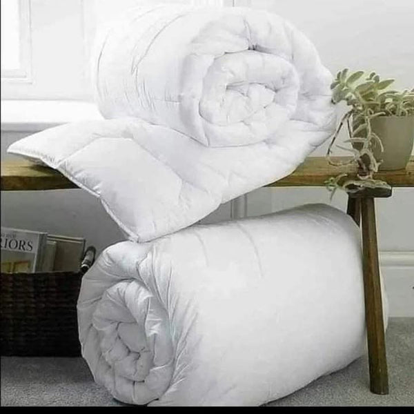 White Duvet With 2 Pillow Cases and 1 Bedsheet