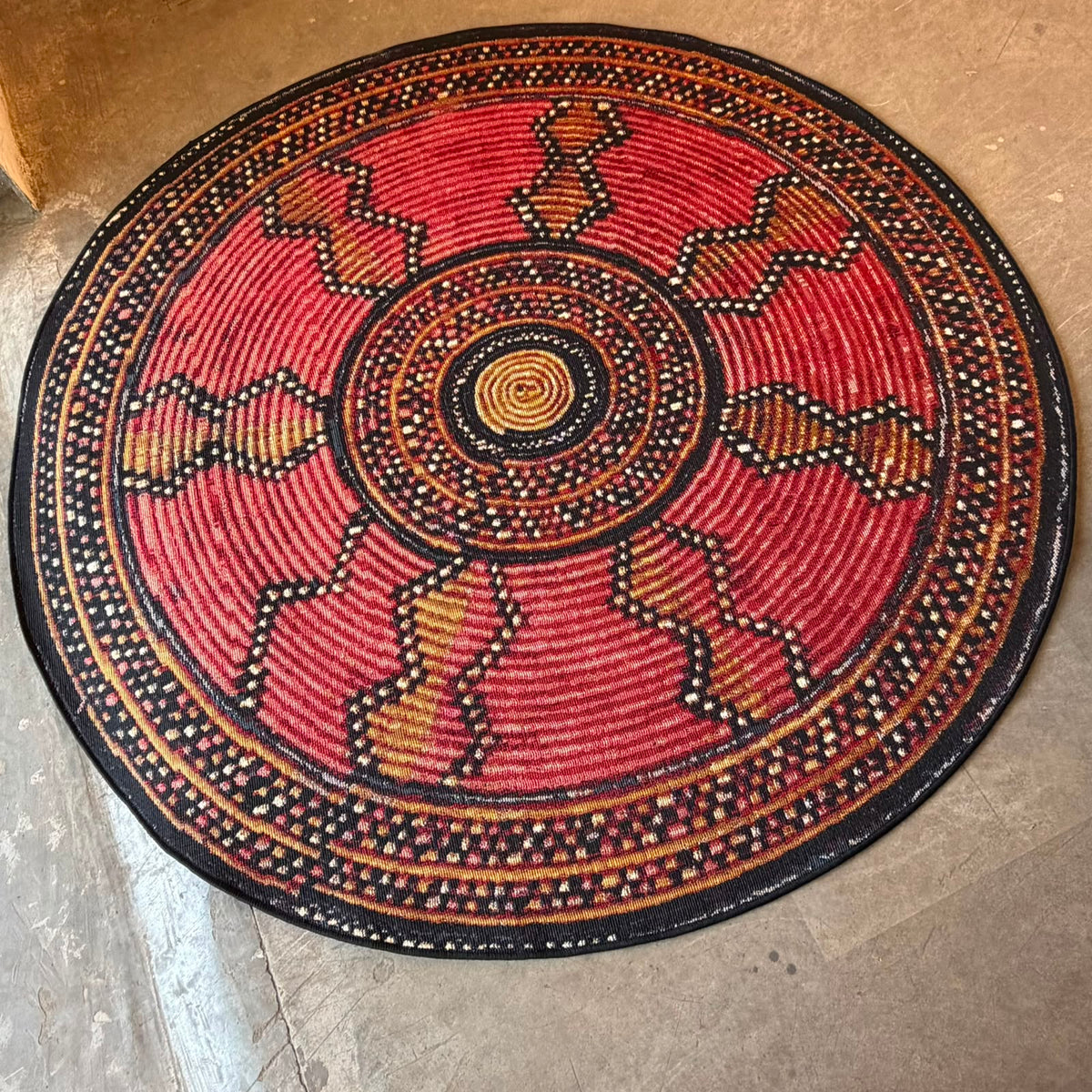 Gemelli Collection Oriental Weavers Isla Round Tribal Geometric Flat Weave Rug with circular medallion design for indoor and outdoor use KBORIE202.