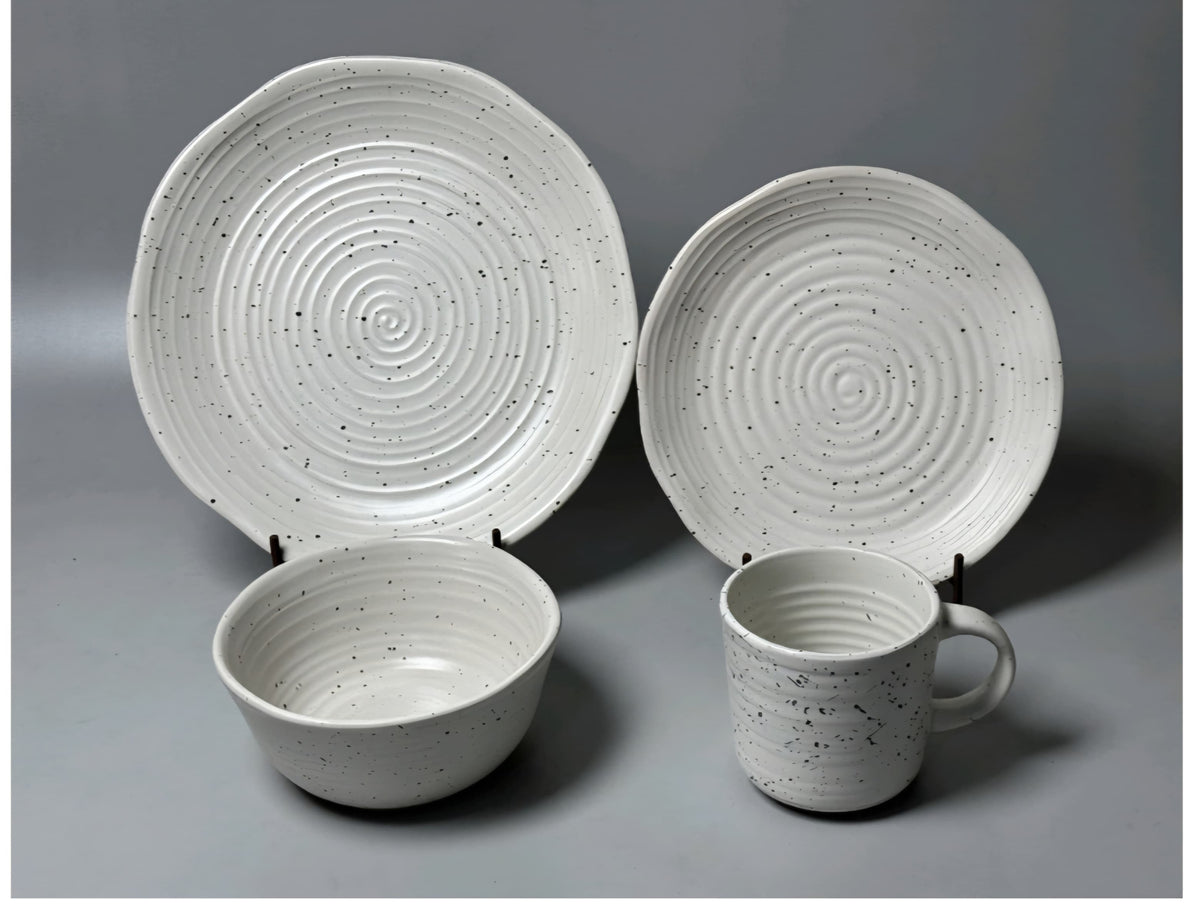 24 Dinner Set