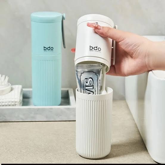 Travel Toothbrush Holders – Pink and Green Portable Cases for Hygiene and Travel Use