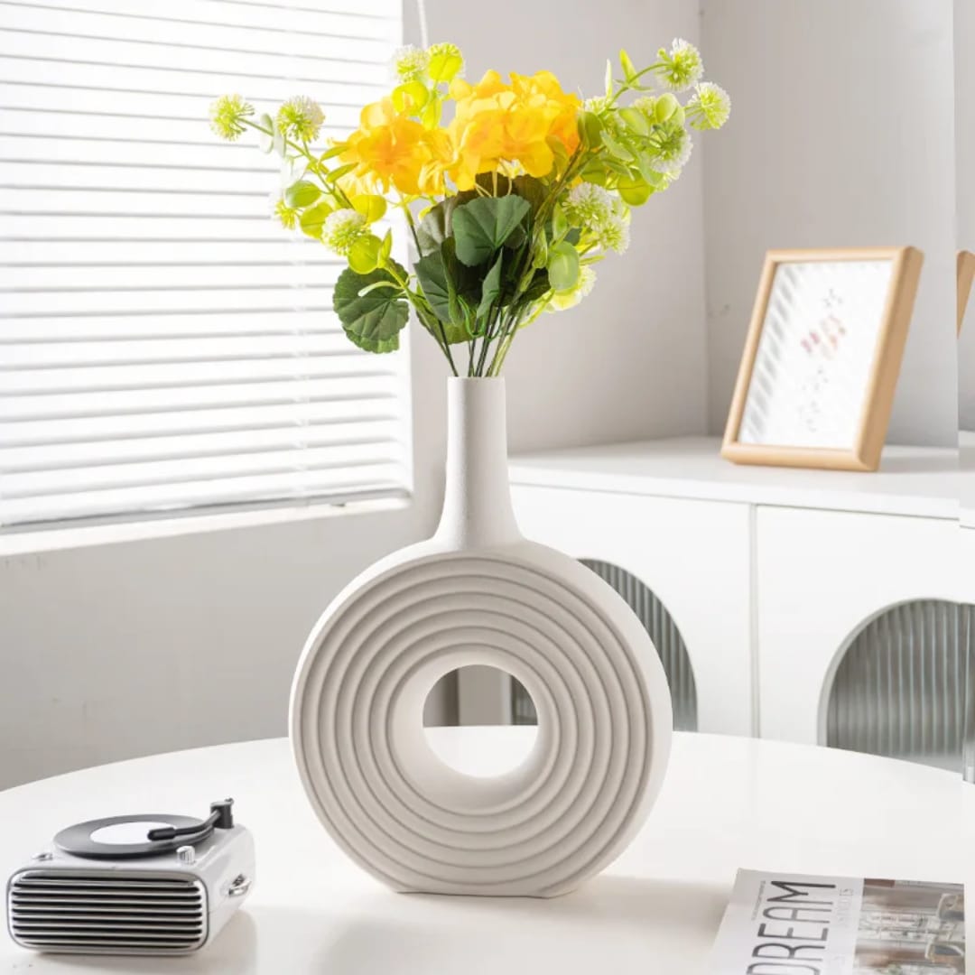 Decorative round elegant white ceramic vase modern flower vase for dried flowers pampas grass shelf coffee table and minimalist home décor.