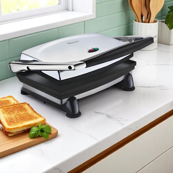 Metal top panini maker and sandwich press RM/307 with non-stick plates and 850W power.