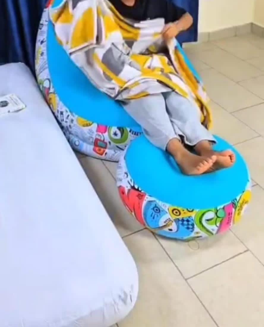 Inflatable sofa seat