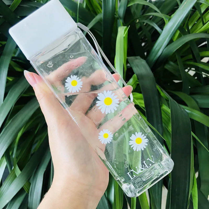500ml Square Transparent Water Bottle with Daisy Flower Design – Portable Plastic Outdoor Sports Drink Cup