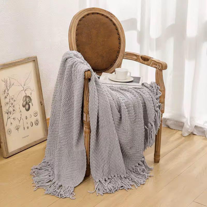 Knitted Heavy Throw Blanket with Tassels