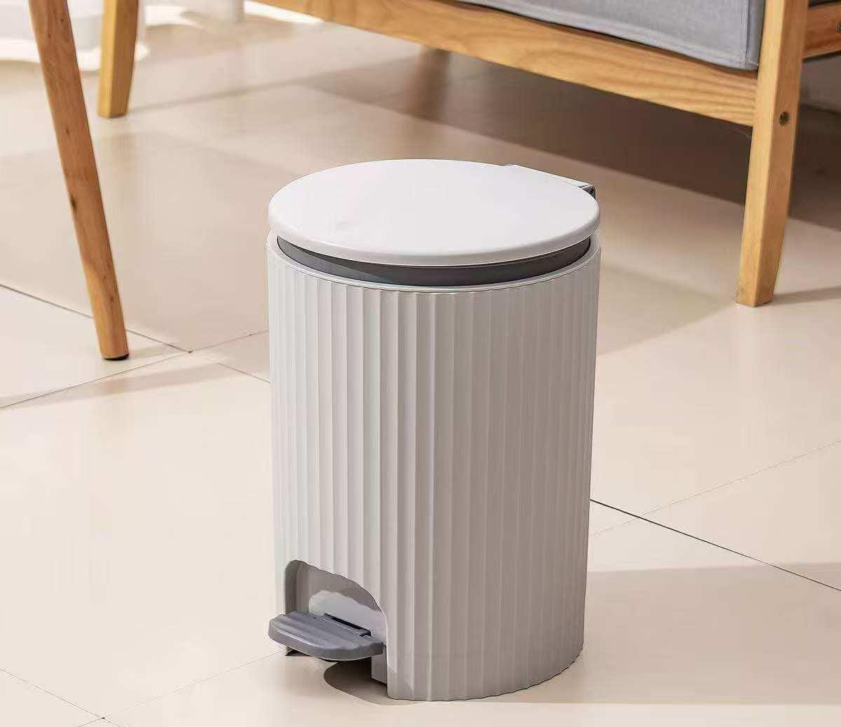 Foot Pedal Trash Can