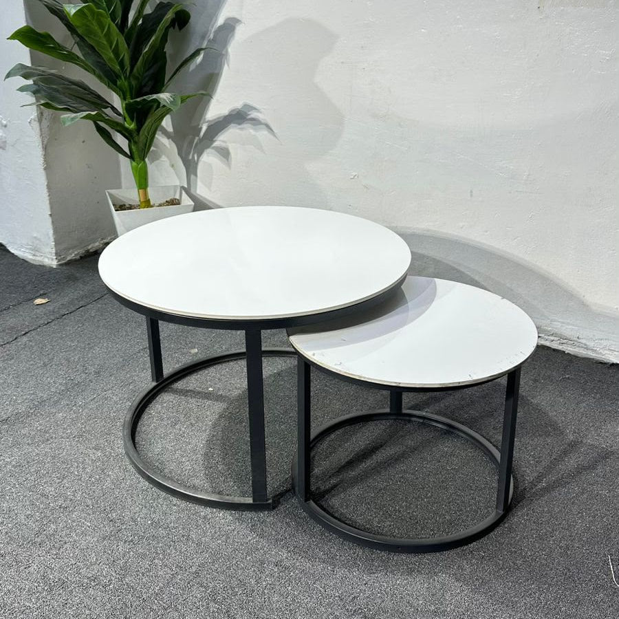 Gemelli Collections black metal nesting coffee table set with white marble top round tables for modern living room décor.